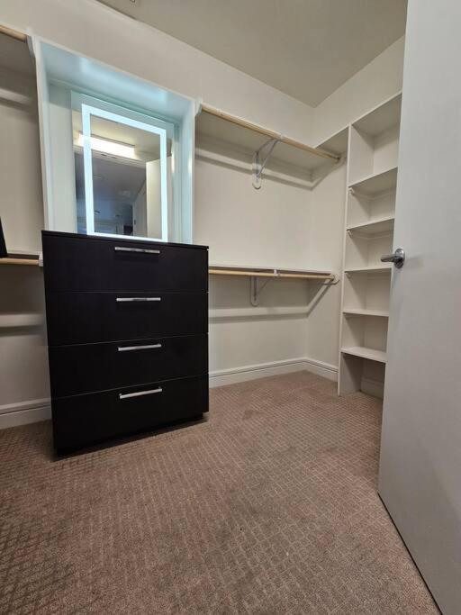 Luxury Highrise In Midtown - Skyline Views And Chic Decor Apartamento Houston Exterior foto