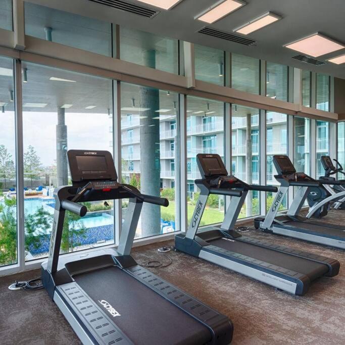 Luxury Highrise In Midtown - Skyline Views And Chic Decor Apartamento Houston Exterior foto