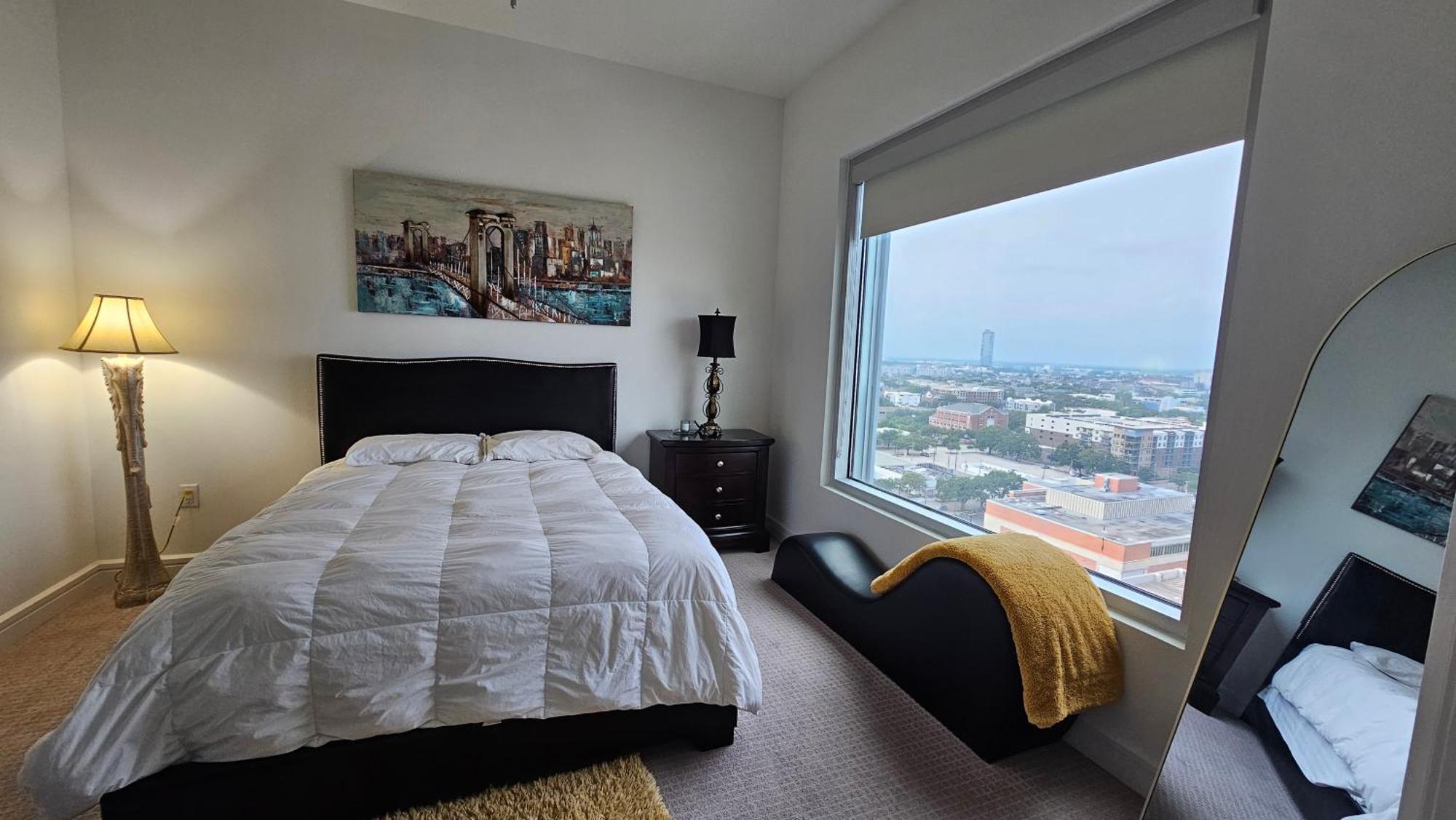 Luxury Highrise In Midtown - Skyline Views And Chic Decor Apartamento Houston Exterior foto