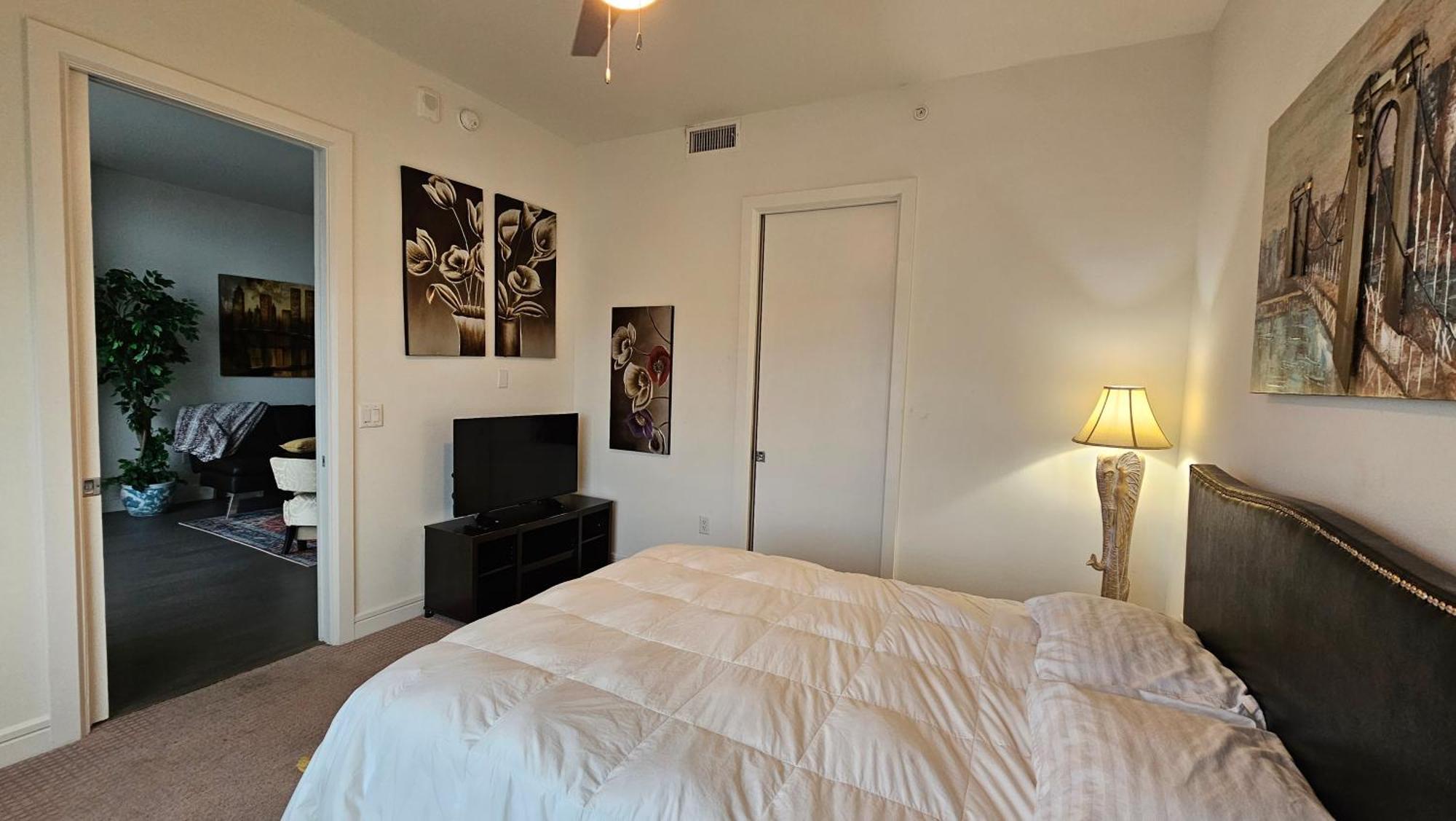 Luxury Highrise In Midtown - Skyline Views And Chic Decor Apartamento Houston Exterior foto