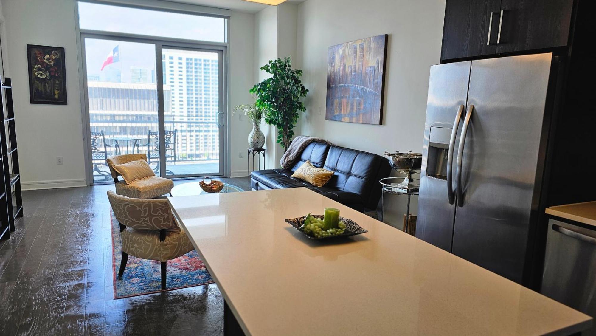 Luxury Highrise In Midtown - Skyline Views And Chic Decor Apartamento Houston Exterior foto