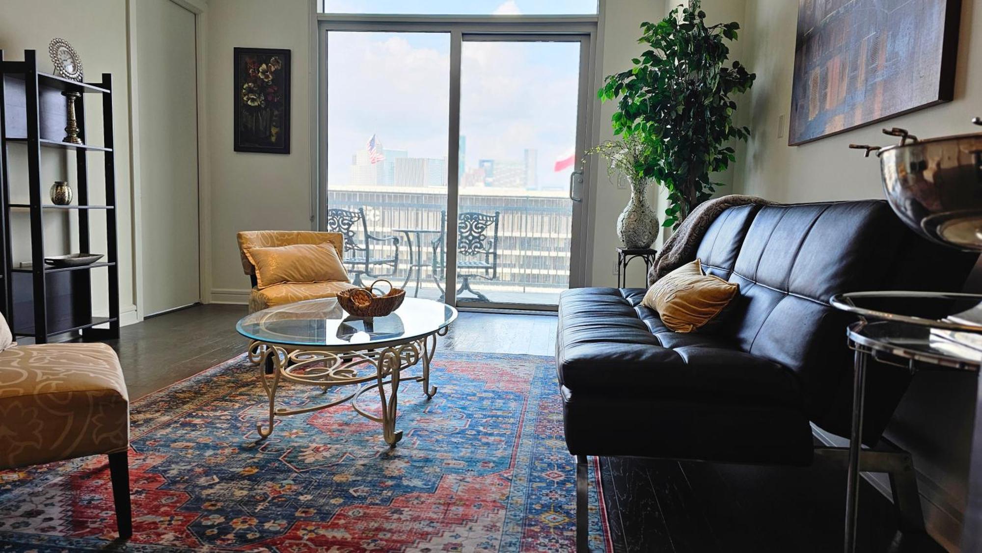Luxury Highrise In Midtown - Skyline Views And Chic Decor Apartamento Houston Exterior foto